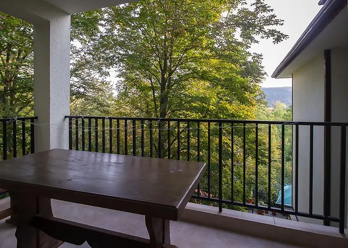 Гостевой дом к-г луна к-с лонгоза комплекс лонгоза Бяла