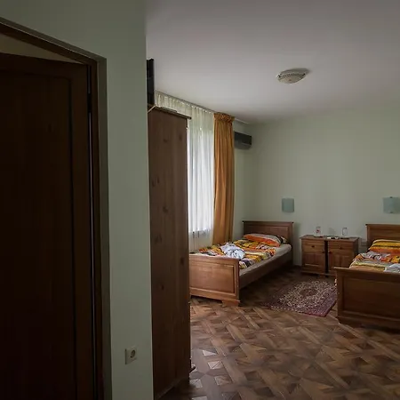 Guest house к-г луна к-с лонгоза комплекс лонгоза