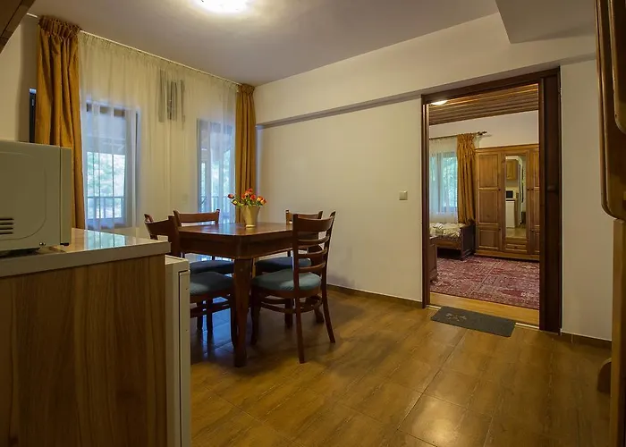 к-г луна к-с лонгоза комплекс лонгоза Pensión Byala (Varna)